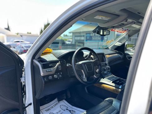 Used 2017 GMC Yukon Denali w/ Open Road Package image 11