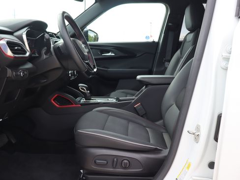 Used 2023 Chevrolet TrailBlazer RS w/ Convenience Package AWD/4WD image 9