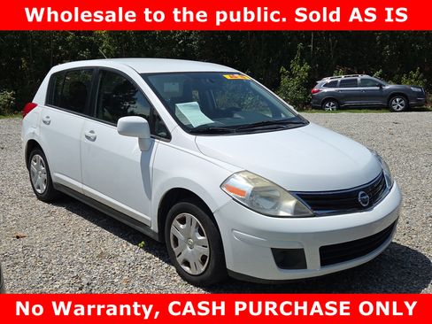 Used 2011 Nissan Versa 1.8 S FWD image 2