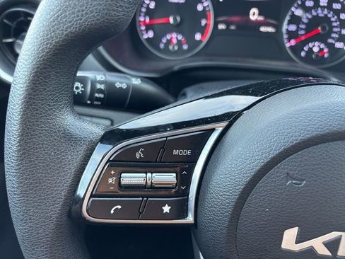 Used 2023 Kia Forte LXS w/ LXS Technology Package image 18
