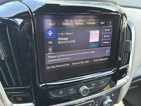 Used 2023 Chevrolet Traverse Premier FWD image 26