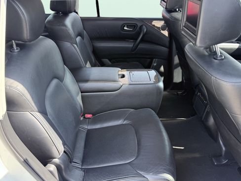 Used 2017 INFINITI QX80 4WD w/ Driver Assistance Package image 40