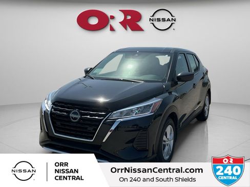 New 2025 Nissan Kicks Play S image 1