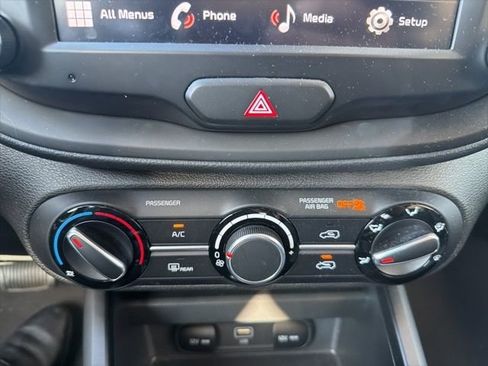 Used 2023 Kia Soul LX w/ LX Technology Package image 11