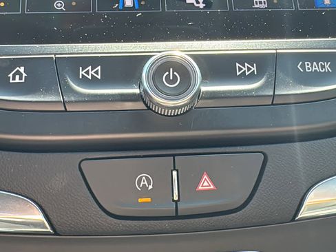 Used 2024 Chevrolet Equinox LT AWD/4WD image 17
