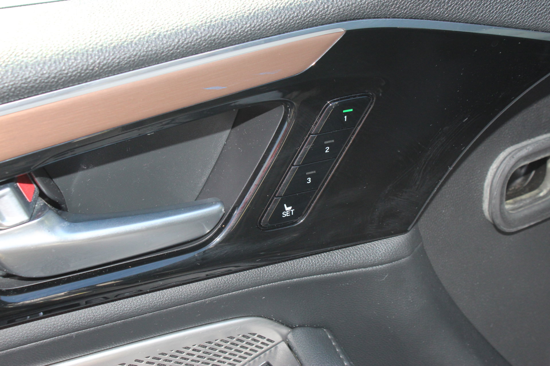 Used 2022 Acura MDX FWD image 12