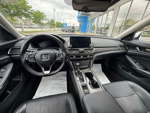 Used 2018 Honda Accord Touring image 7