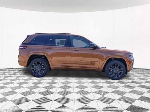 New 2026 Jeep Grand Cherokee Limited AWD/4WD image 11