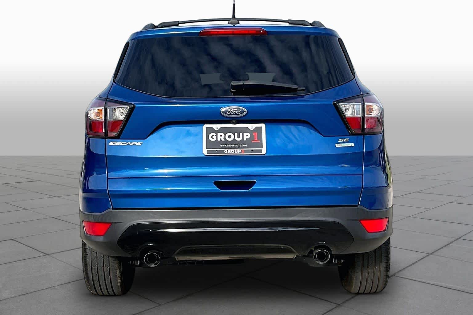 Used 2018 Ford Escape SE w/ SE Sport Appearance Package FWD image 4