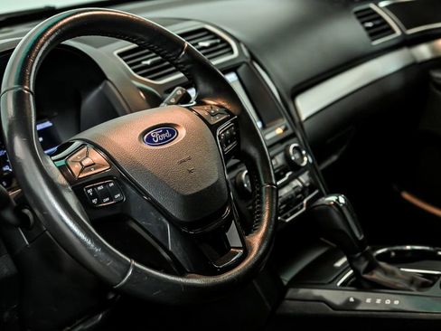 Used 2016 Ford Explorer XLT w/ Equipment Group 202A image 16