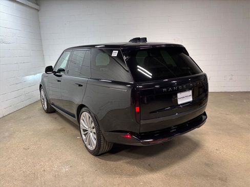 Used 2024 Land Rover Range Rover SE image 9
