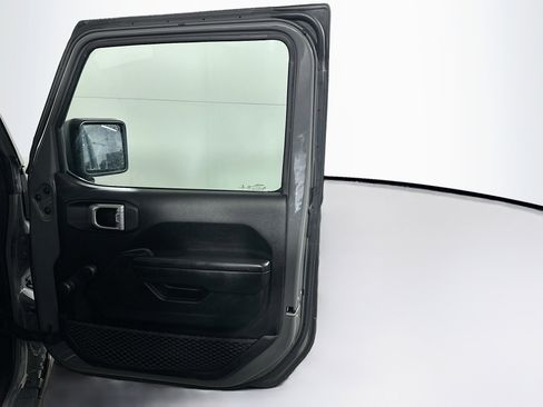 Used 2020 Jeep Wrangler Sport image 30