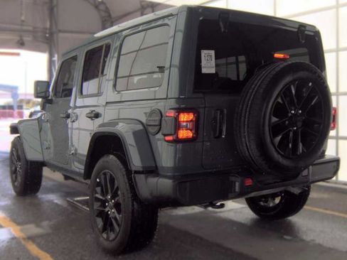 Used 2025 Jeep Wrangler Unlimited Sahara w/ Safety Group AWD/4WD image 7