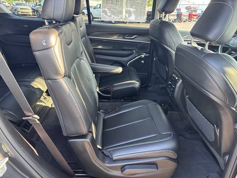 Certified 2022 Jeep Grand Cherokee L Limited AWD/4WD image 16