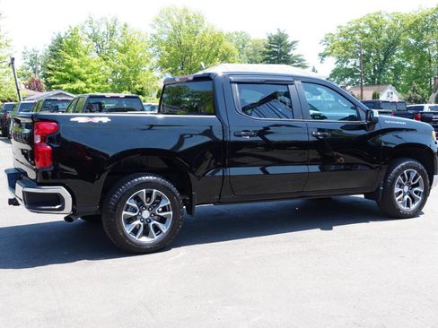 Used 2023 Chevrolet Silverado 1500 LT AWD/4WD image 4