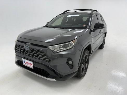 Used 2019 Toyota RAV4 XSE image 4