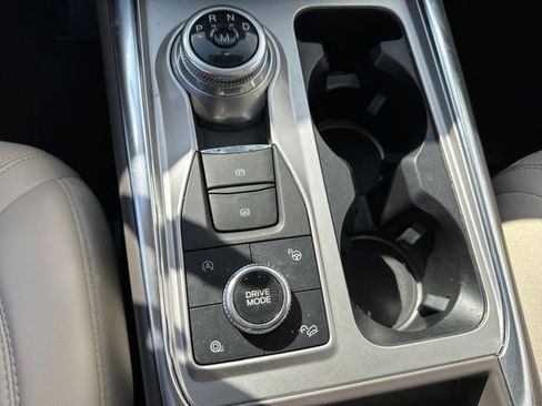 Used 2020 Ford Explorer Platinum w/ Premium Technology Package AWD/4WD image 27