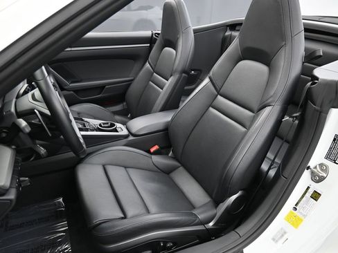 Used 2024 Porsche 911 Carrera S image 5