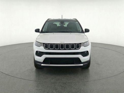 Used 2025 Jeep Compass Limited AWD/4WD image 2