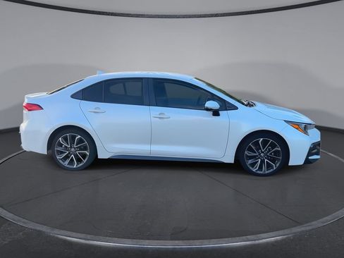 Used 2021 Toyota Corolla SE FWD image 9