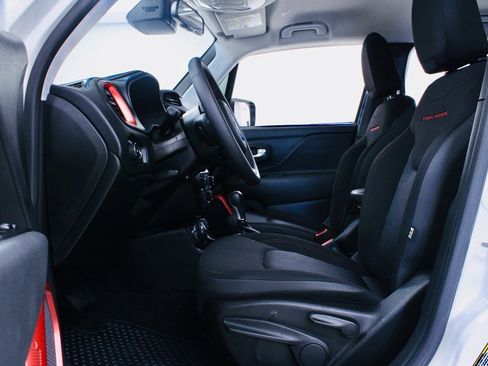 Used 2023 Jeep Renegade Trailhawk image 17