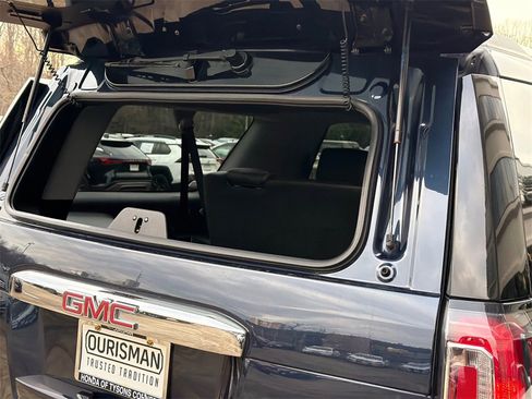 Used 2020 GMC Yukon XL Denali w/ Open Road Package image 9