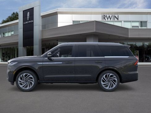 New 2026 Lincoln Navigator Reserve AWD/4WD image 3
