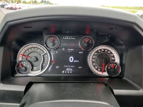 Used 2019 RAM 1500 Classic SLT w/ SLT Plus D←cor Group AWD/4WD image 19