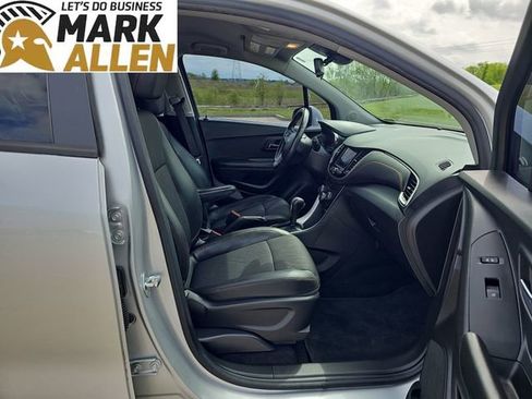 Used 2022 Chevrolet Trax LT w/ Driver Confidence Package AWD/4WD image 27