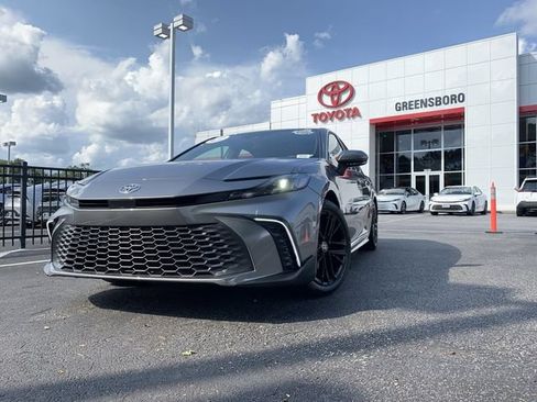 Used 2026 Toyota Camry SE FWD image 4