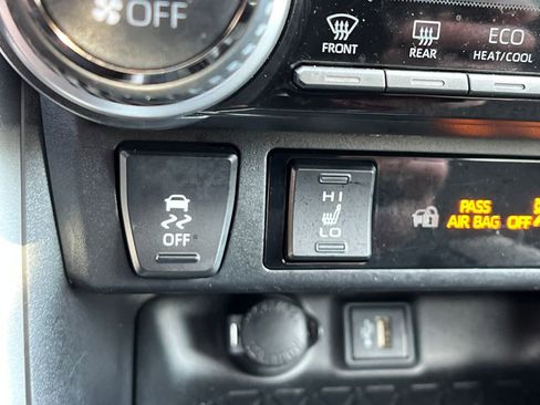 Used 2023 Toyota RAV4 XLE w/ Convenience Package image 30