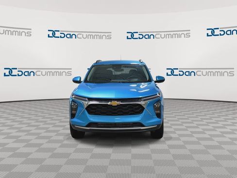 New 2026 Chevrolet Trax LT w/ LT Convenience Package FWD image 3