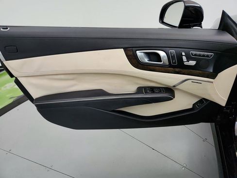 Used 2013 Mercedes-Benz SL 550 image 26