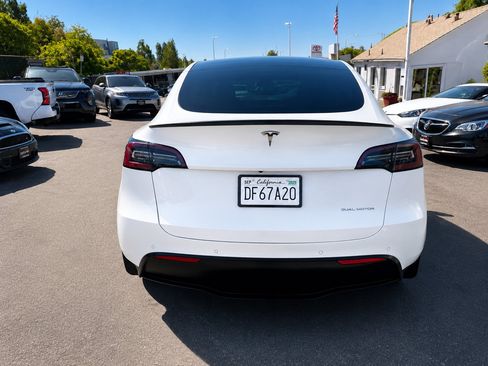 Used 2021 Tesla Model Y Long Range AWD/4WD image 5