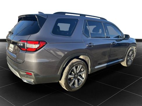 Used 2024 Honda Pilot Touring image 5