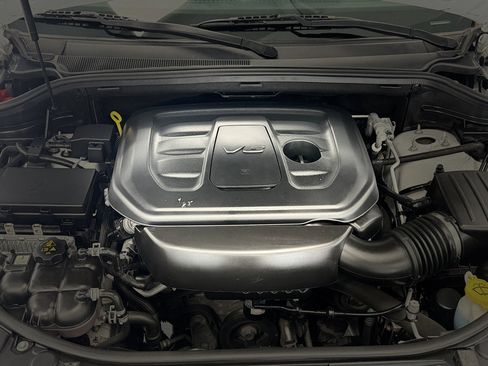 Used 2020 Jeep Grand Cherokee Altitude AWD/4WD image 31
