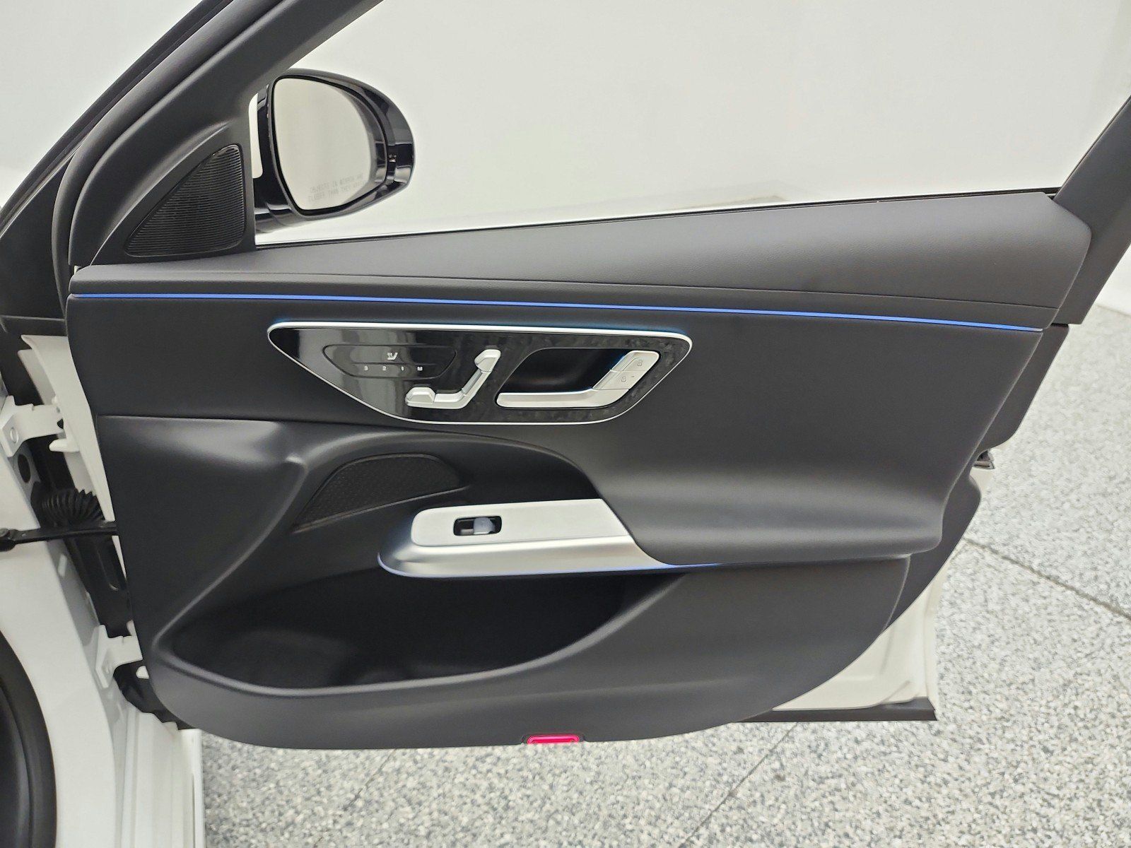Used 2026 Mercedes-Benz E 450 4MATIC Sedan w/ Winter Package image 21