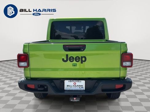 Used 2025 Jeep Gladiator Sport AWD/4WD image 8