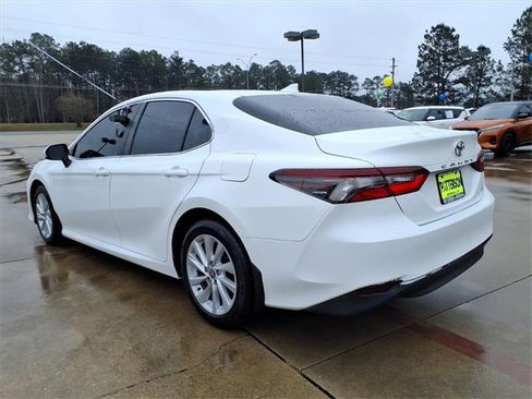 Used 2023 Toyota Camry LE image 4