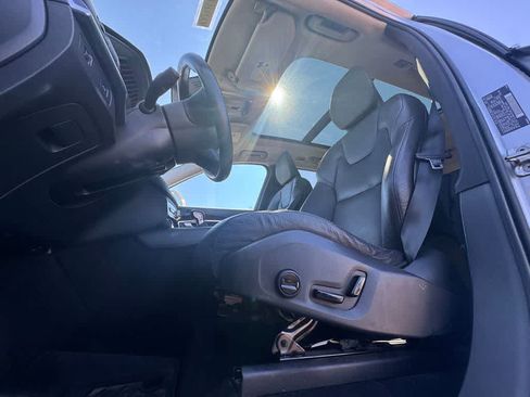 Used 2019 Volvo XC90 T6 Momentum w/ Protection Package Premier AWD/4WD image 18