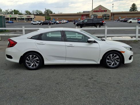 Used 2018 Honda Civic EX image 7
