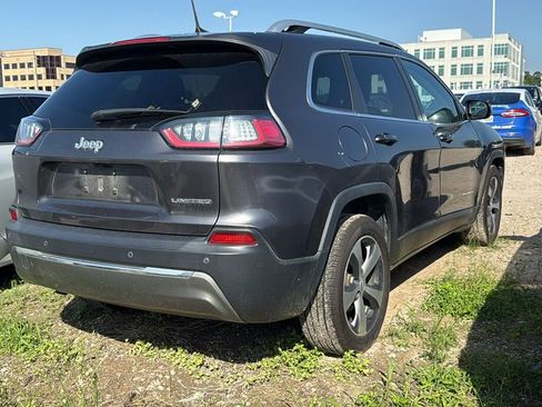 Used 2019 Jeep Cherokee Limited FWD image 3