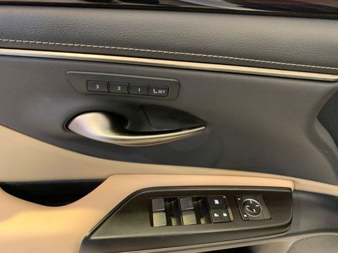 Used 2019 Lexus ES 350 w/ Premium Package image 15