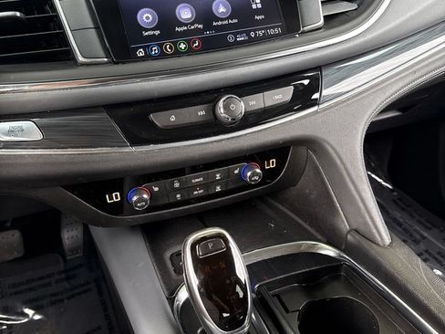 Used 2021 Buick Enclave Essence FWD image 16