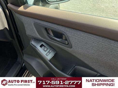 Used 2023 Nissan Rogue S AWD/4WD image 20