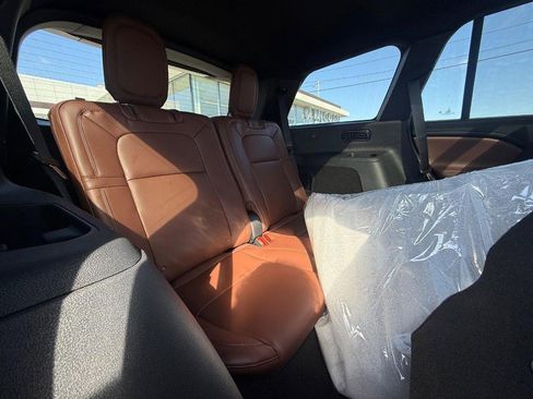 New 2026 Lincoln Aviator Reserve w/ Luxury Package AWD/4WD image 5