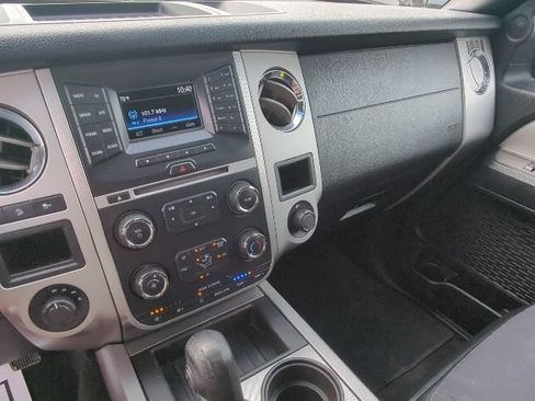 Used 2016 Ford Expedition XLT AWD/4WD image 16