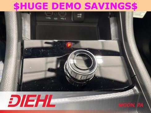 New 2025 Jeep Grand Cherokee Altitude AWD/4WD image 31
