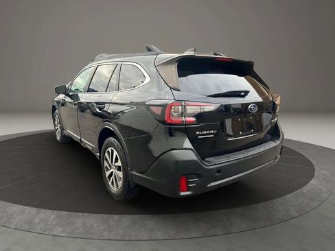 Used 2020 Subaru Outback Premium image 7