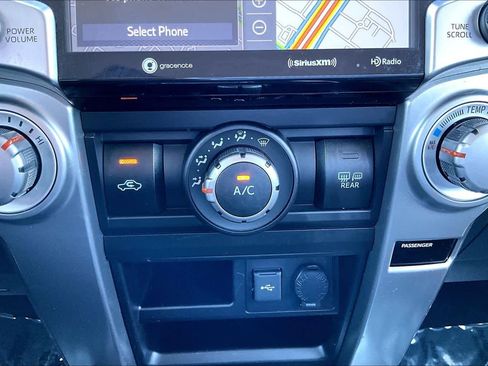 Used 2020 Toyota 4Runner SR5 Premium image 32